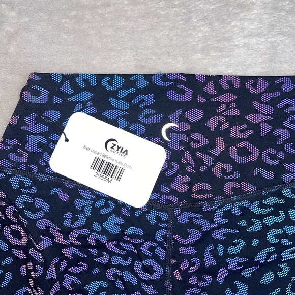 Black Leopard Reflective Hustle Shorts 7” - Picture 3 of 3